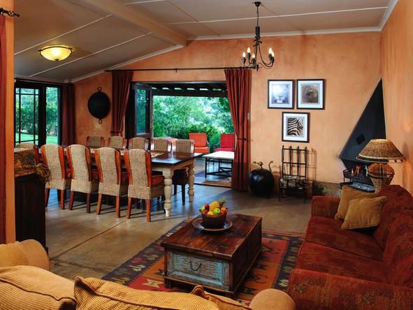 The Homestead at Kariega - Dining/Lounge 
